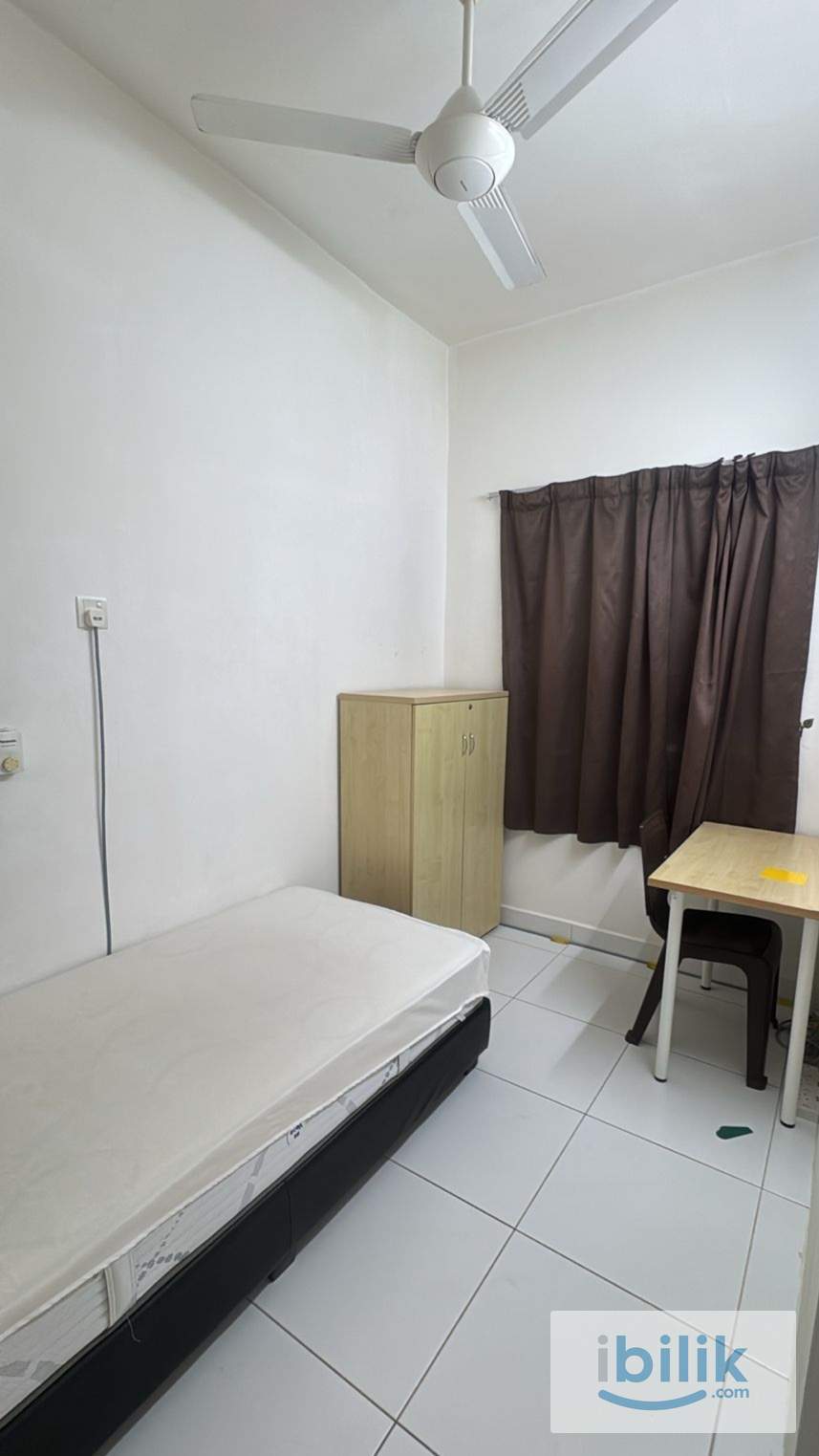 Small room at Elit Heights, Bayan Baru - Image 1
