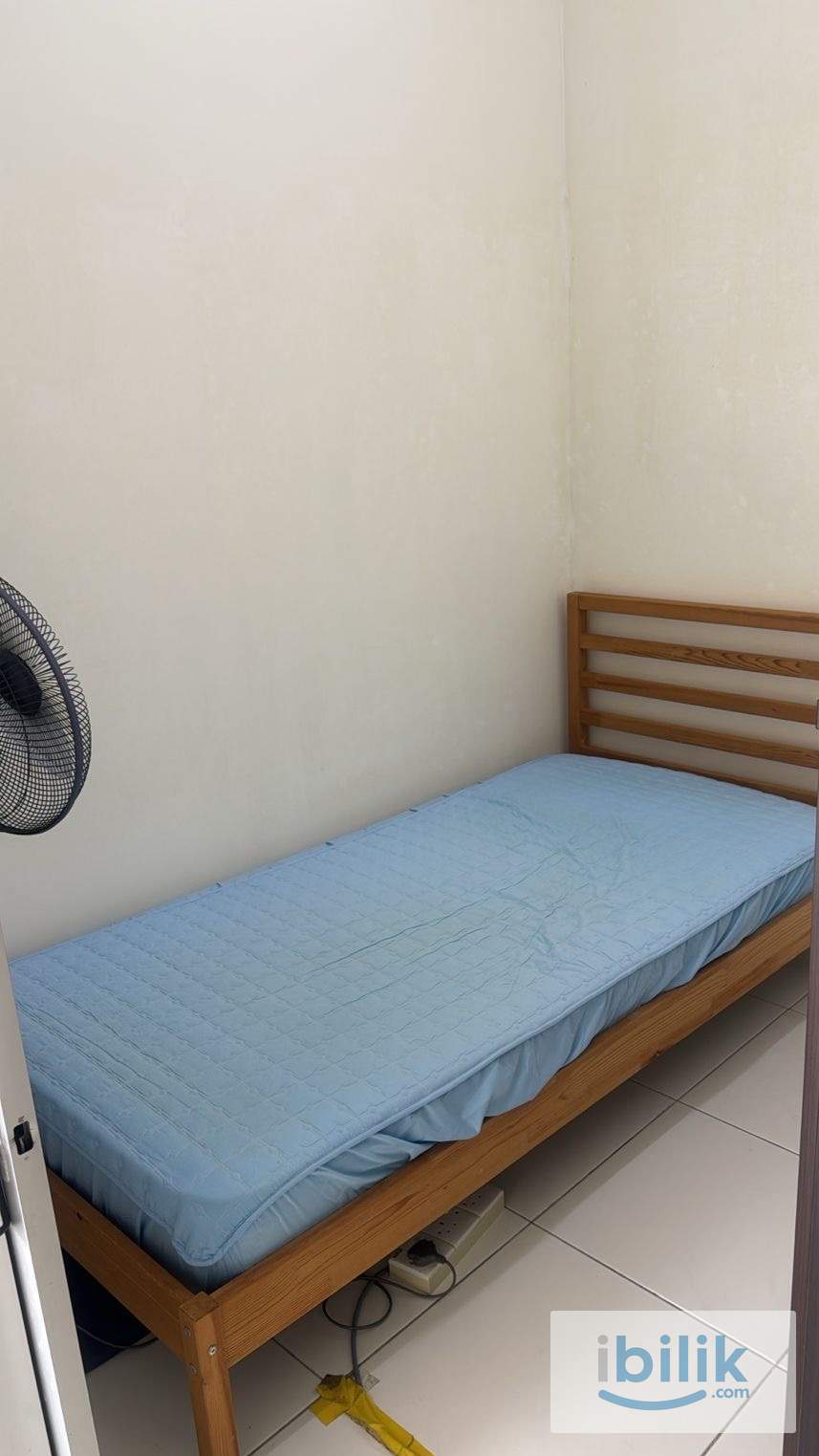 Small room at Elit Heights, Bayan Baru - Image 2