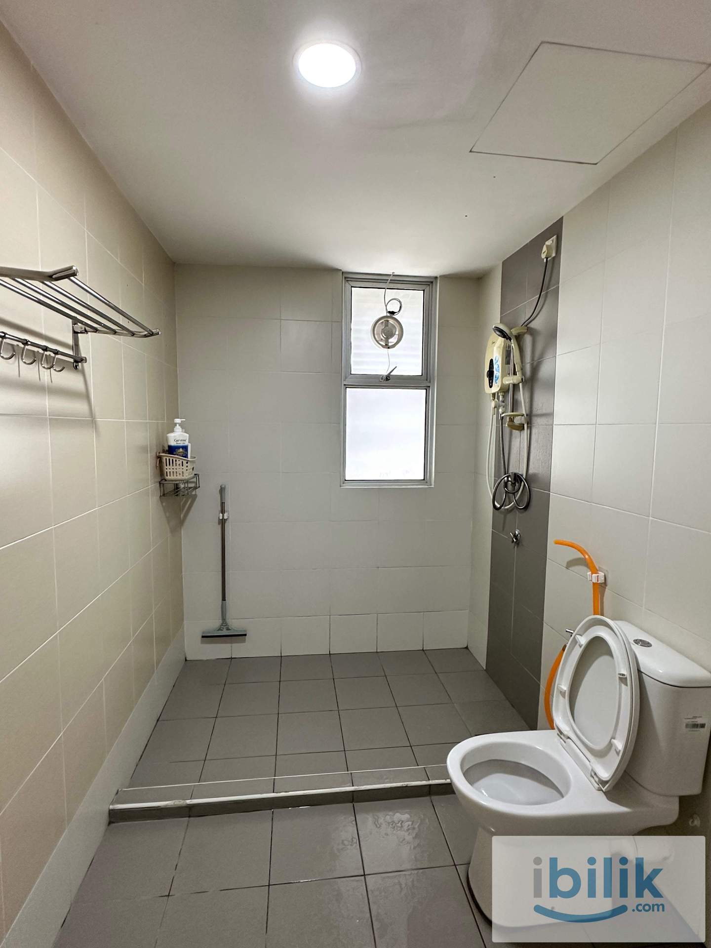 Small room at Elit Heights, Bayan Baru - Image 3