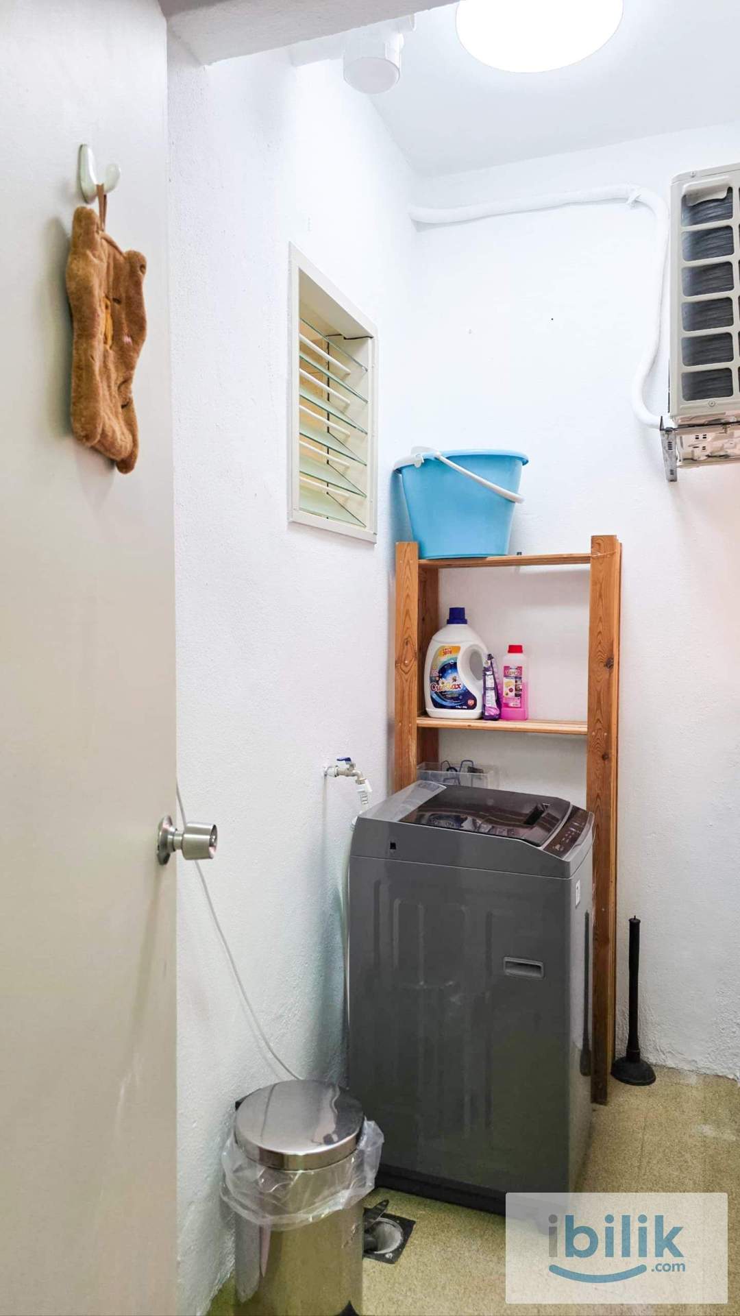 Cozy Medium Room  - Image 9