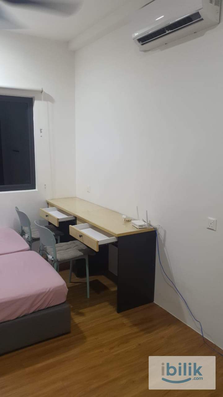 master room with private bathroom  - Image 3