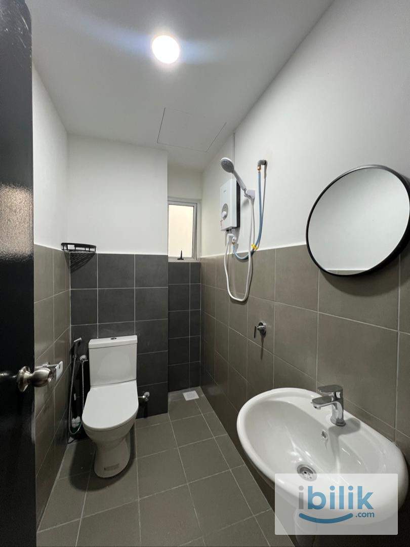 master room with private bathroom at pudu near lrt chan sow Lin  - Image 9