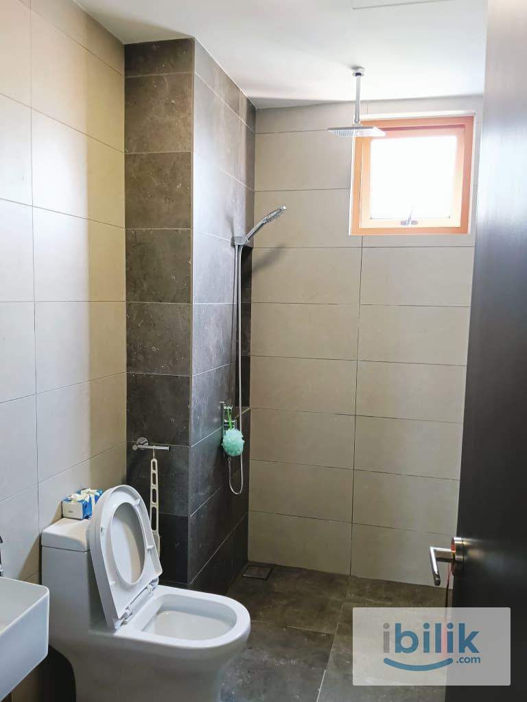 Jrk convena middle room available ,walking distance to lrt muhibbah ,apu & imu students - Image 3