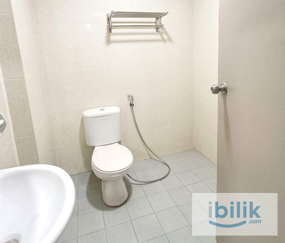Bus to MRT One South, Master Room, Private Bath, Serdang Jaya - Image 5
