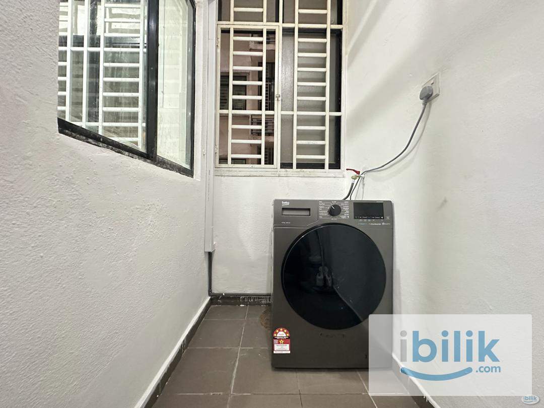 Bus to MRT UPM, Apartment. Private Room at Serdang Raya - Image 5