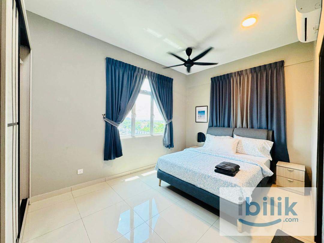 Bus to MRT UPM, Attached Bathroom - Image 1