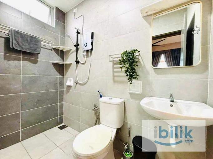 Middle Room, Apartment. Private Room at Serdang Raya - Image 4