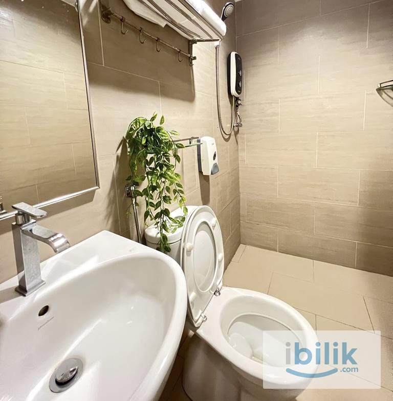 Olive Hill: Condo A/C Room, Car Driving at Bukit Serdang, Seri Kembangan - Image 4