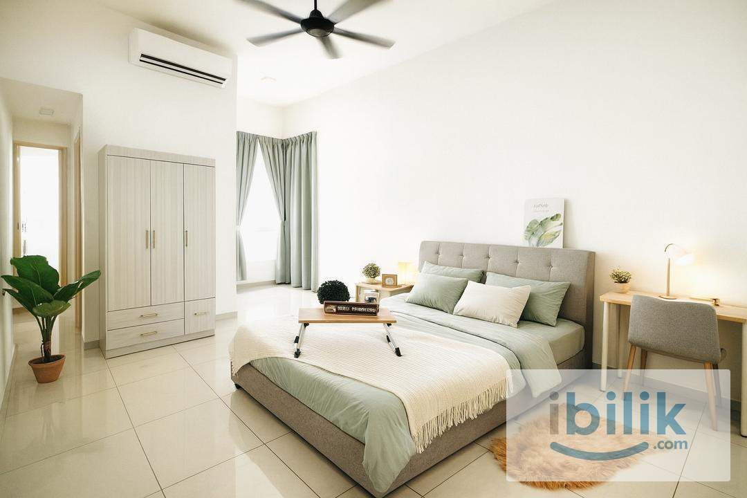 Condo - Master Room, Free Parking near MRT Taman Equine, UPM, Seri Kembangan - Image 1