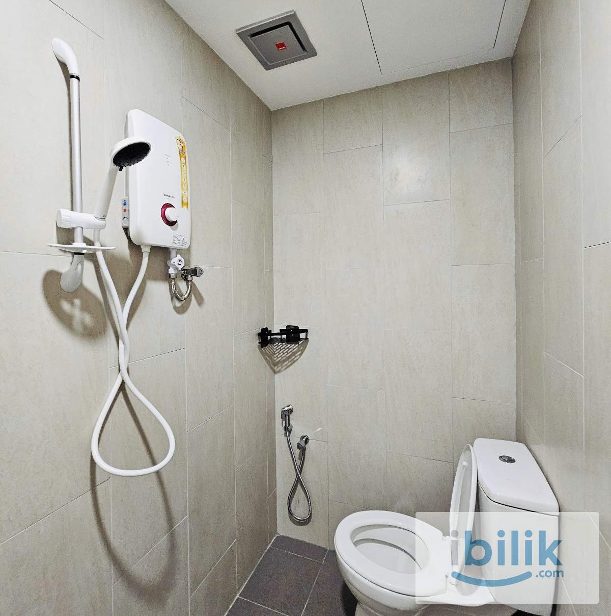 Condo - Master Room, Free Parking near MRT Taman Equine, UPM, Seri Kembangan - Image 4
