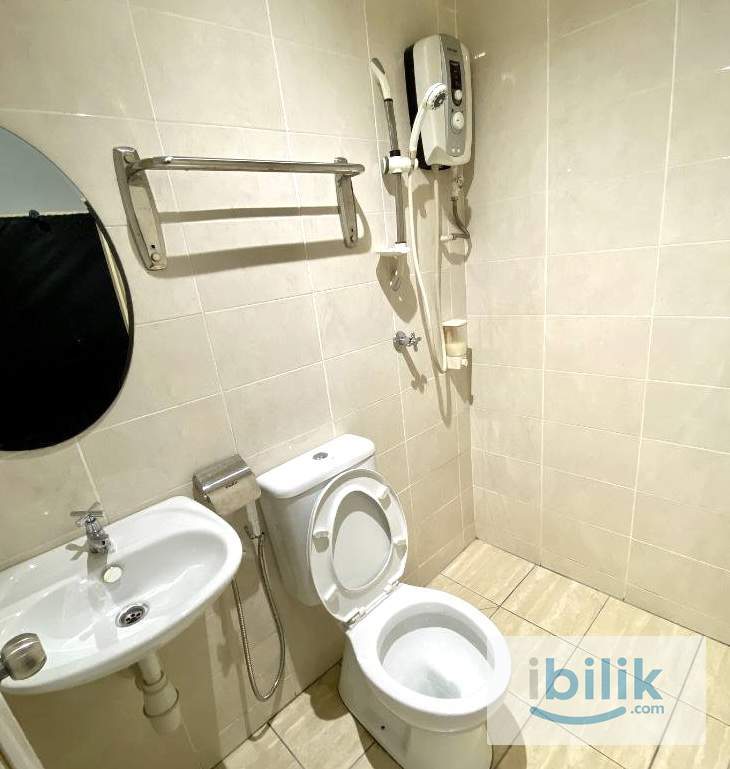 Condo. Master, No MRT. Own Bath. - Image 4