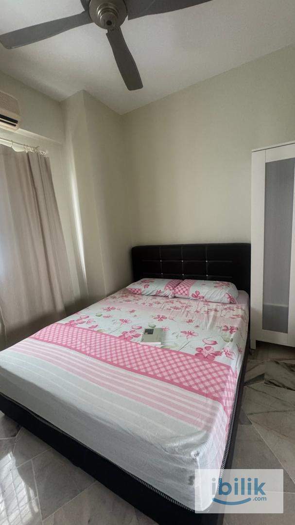 Middle room - Image 1