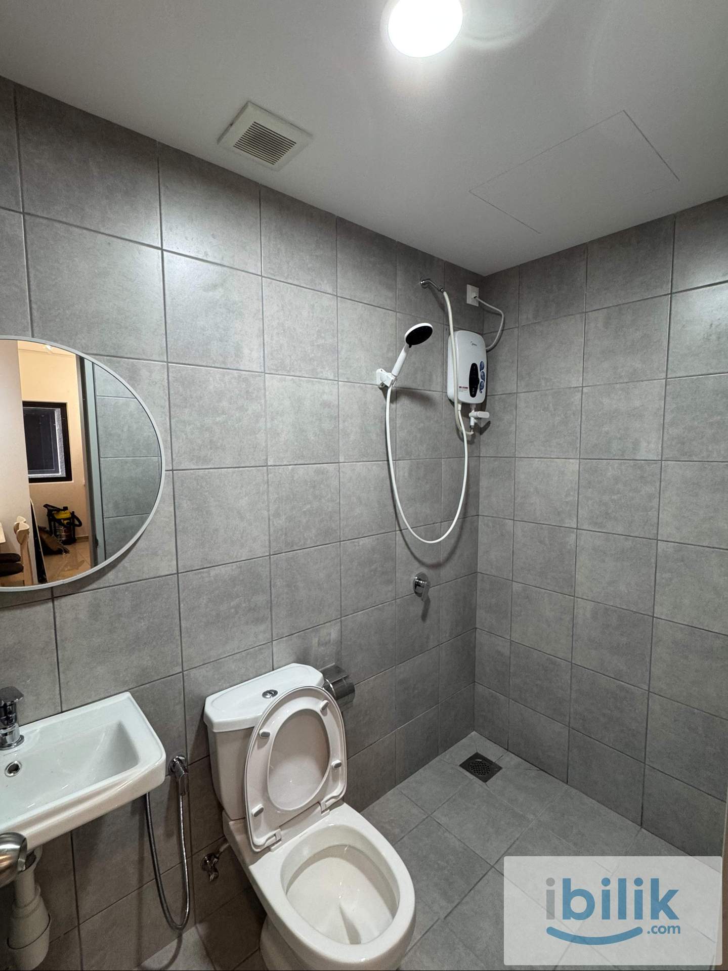 Near MRT Putrajaya Line! Middle Room - Image 3