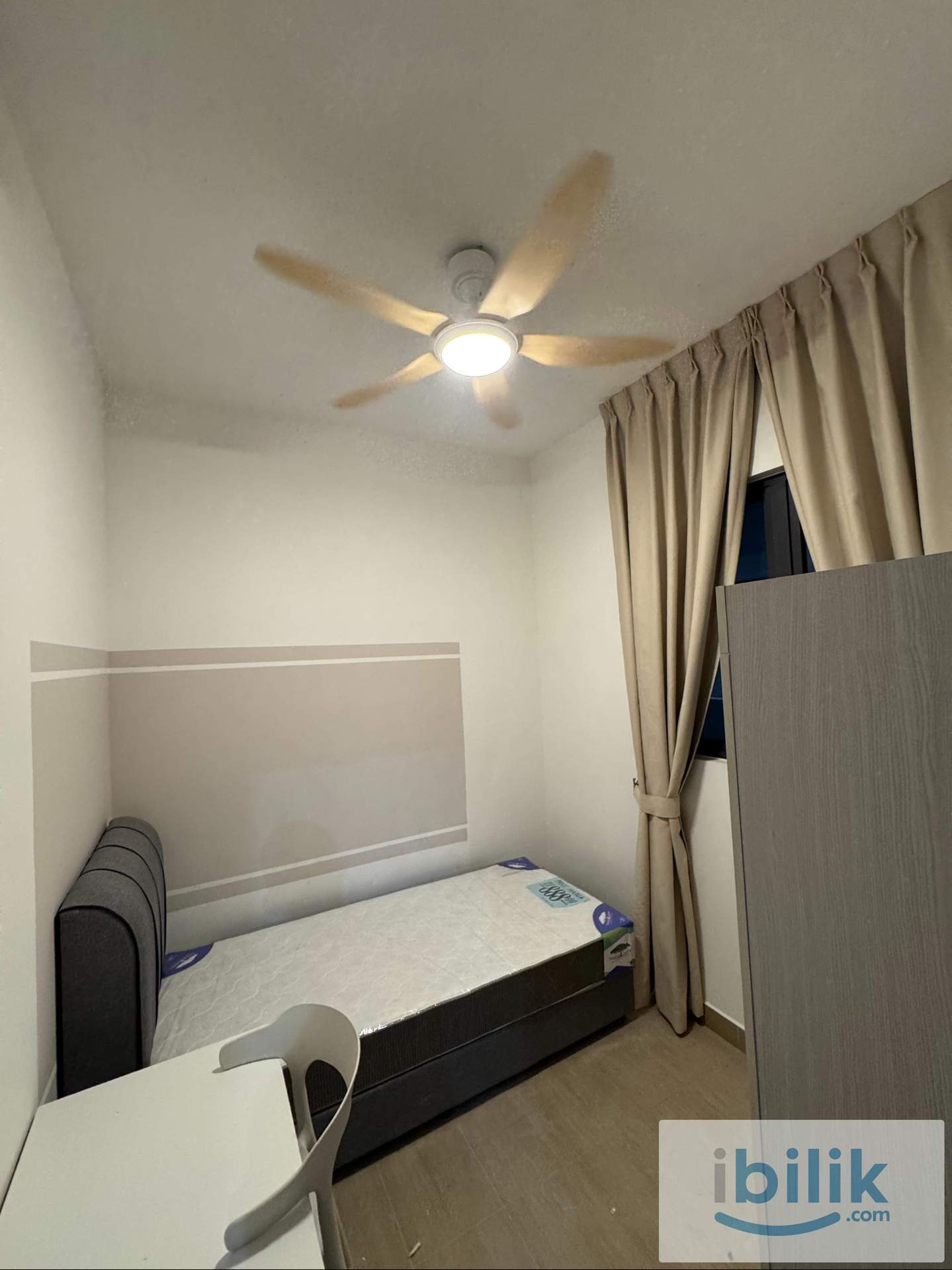 Mixed / Male / Female unit Small Room! Bus to Midvalley!  - Image 1