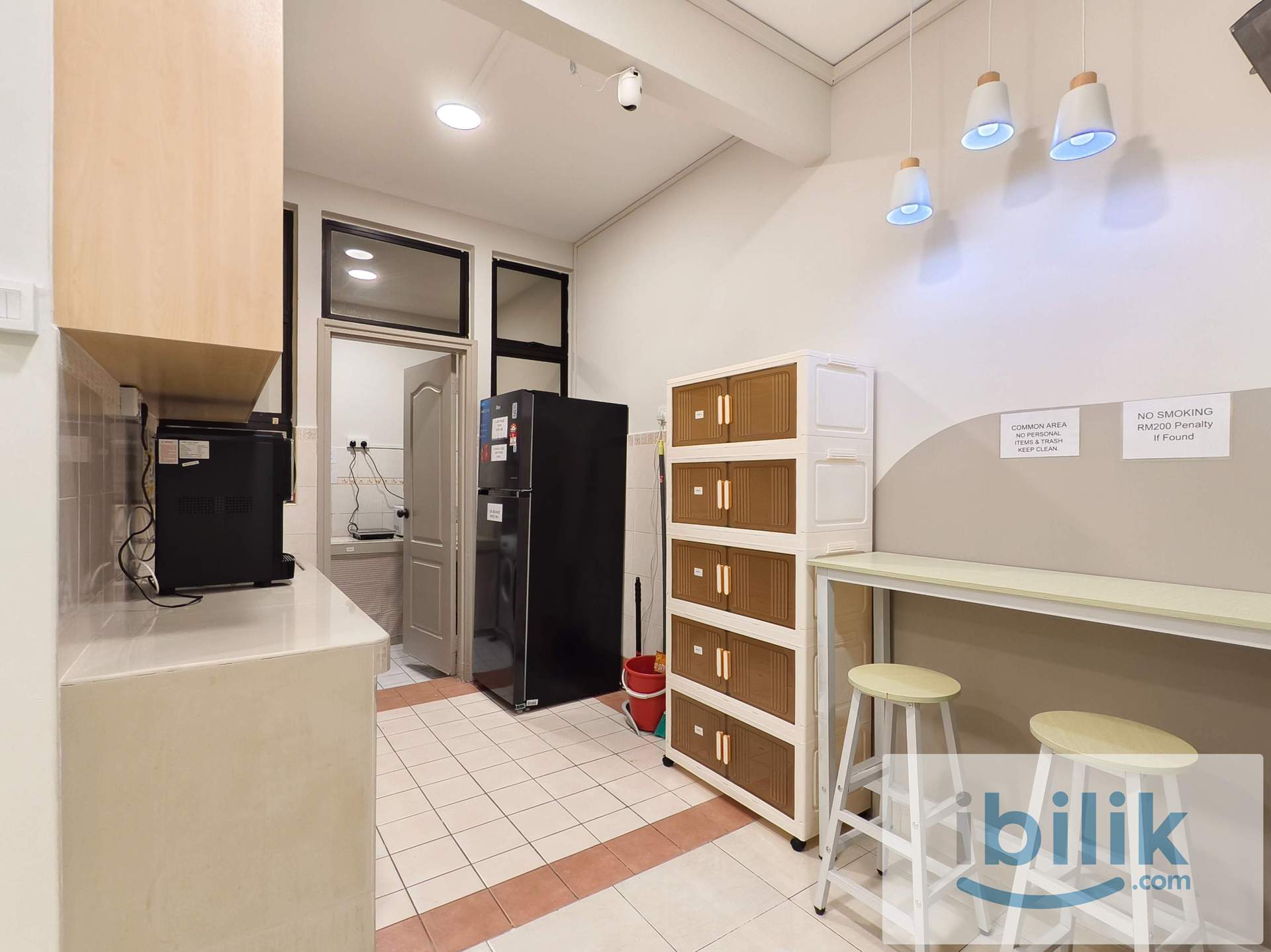 Near One Utama Shopping Centre! Middle Room Pelangi Utama! - Image 1
