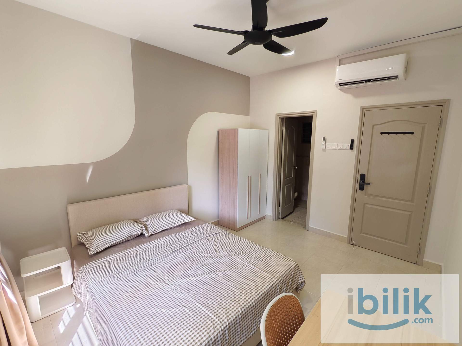 Master Room! Near One Utama Shopping Mall! - Image 2