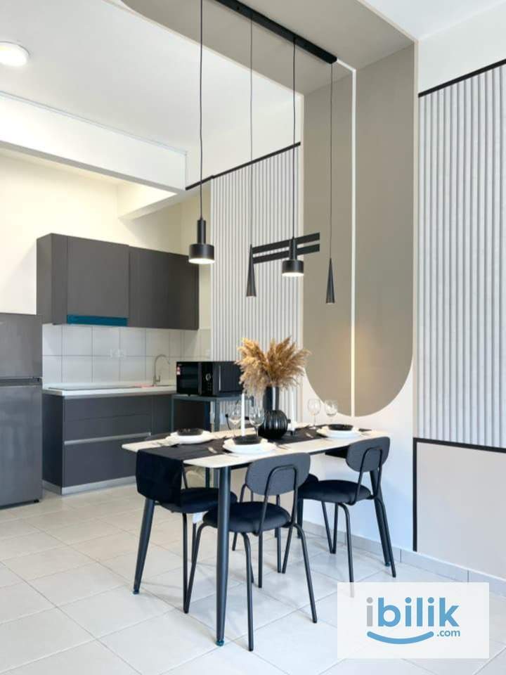 Middle Room | Meta Residence| 300 metres to MRT Putra Permai - Image 1