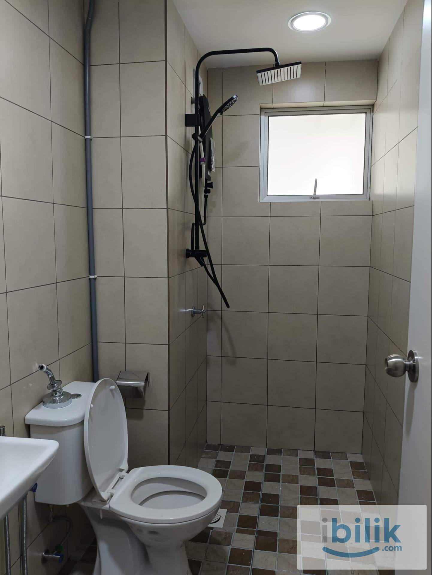 Middle Room | Meta Residence| 300 metres to MRT Putra Permai - Image 4