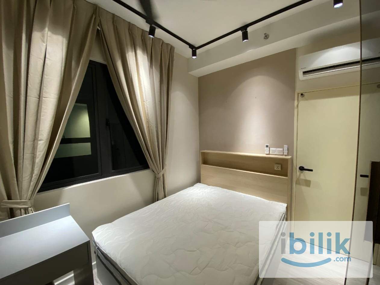 Middle Room | Meta Residence| 300 metres to MRT Putra Permai - Image 1