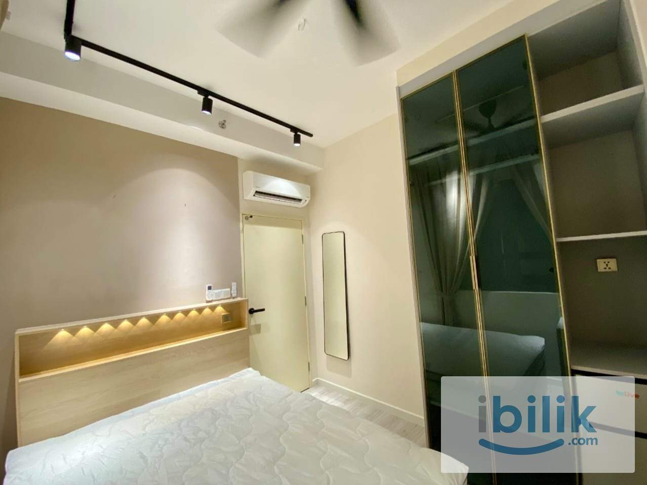 Middle Room | Meta Residence| 300 metres to MRT Putra Permai - Image 2
