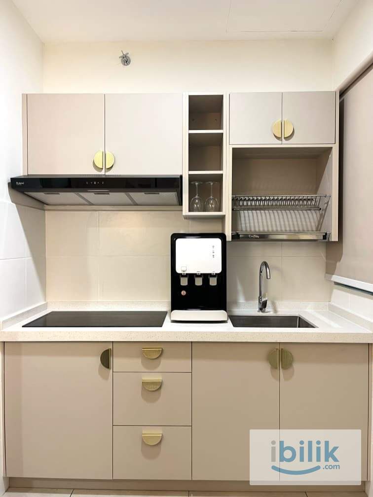 Middle Room | Meta Residence| 300 metres to MRT Putra Permai - Image 2