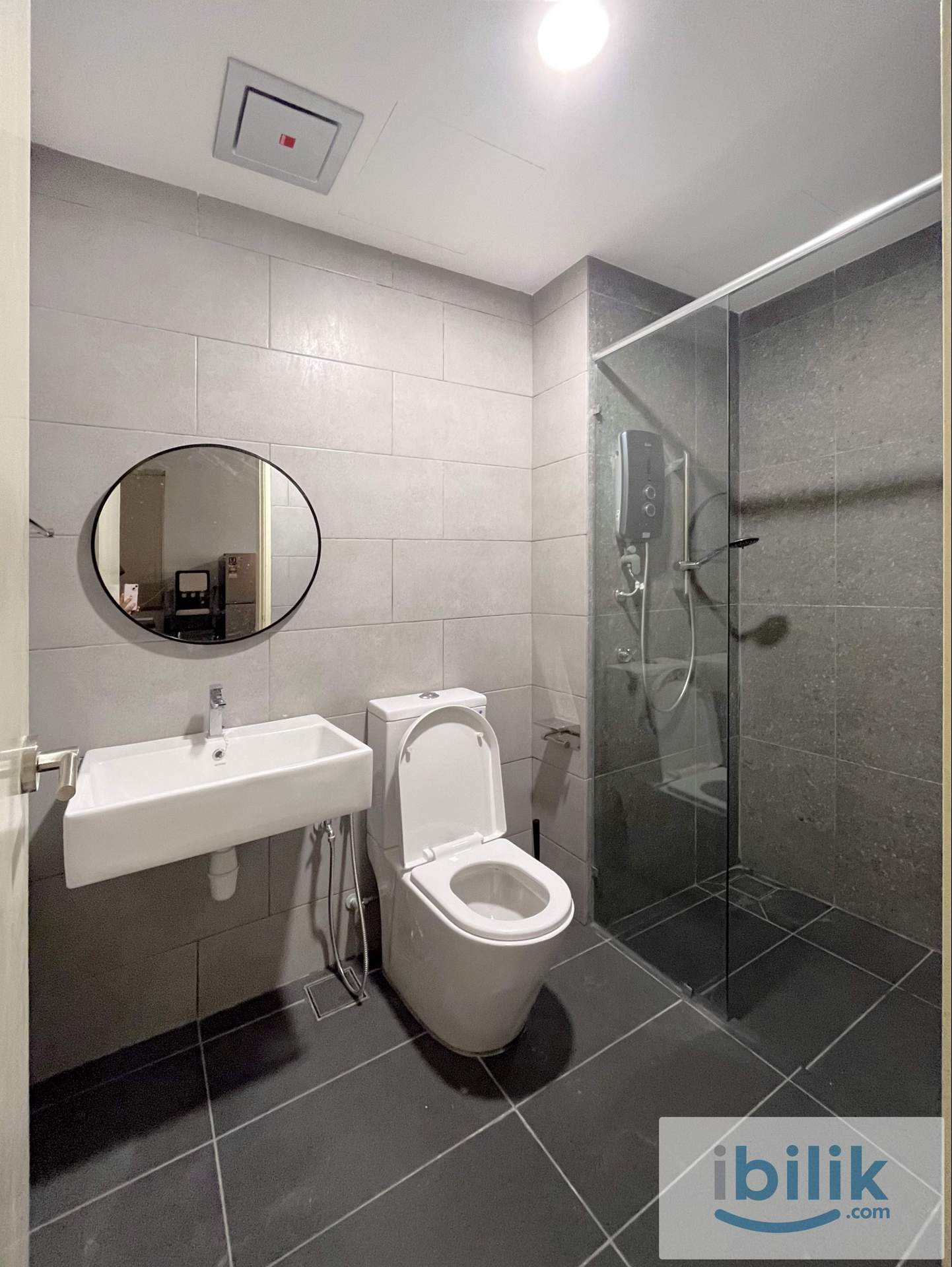 Middle Room | Meta Residence| 300 metres to MRT Putra Permai - Image 6