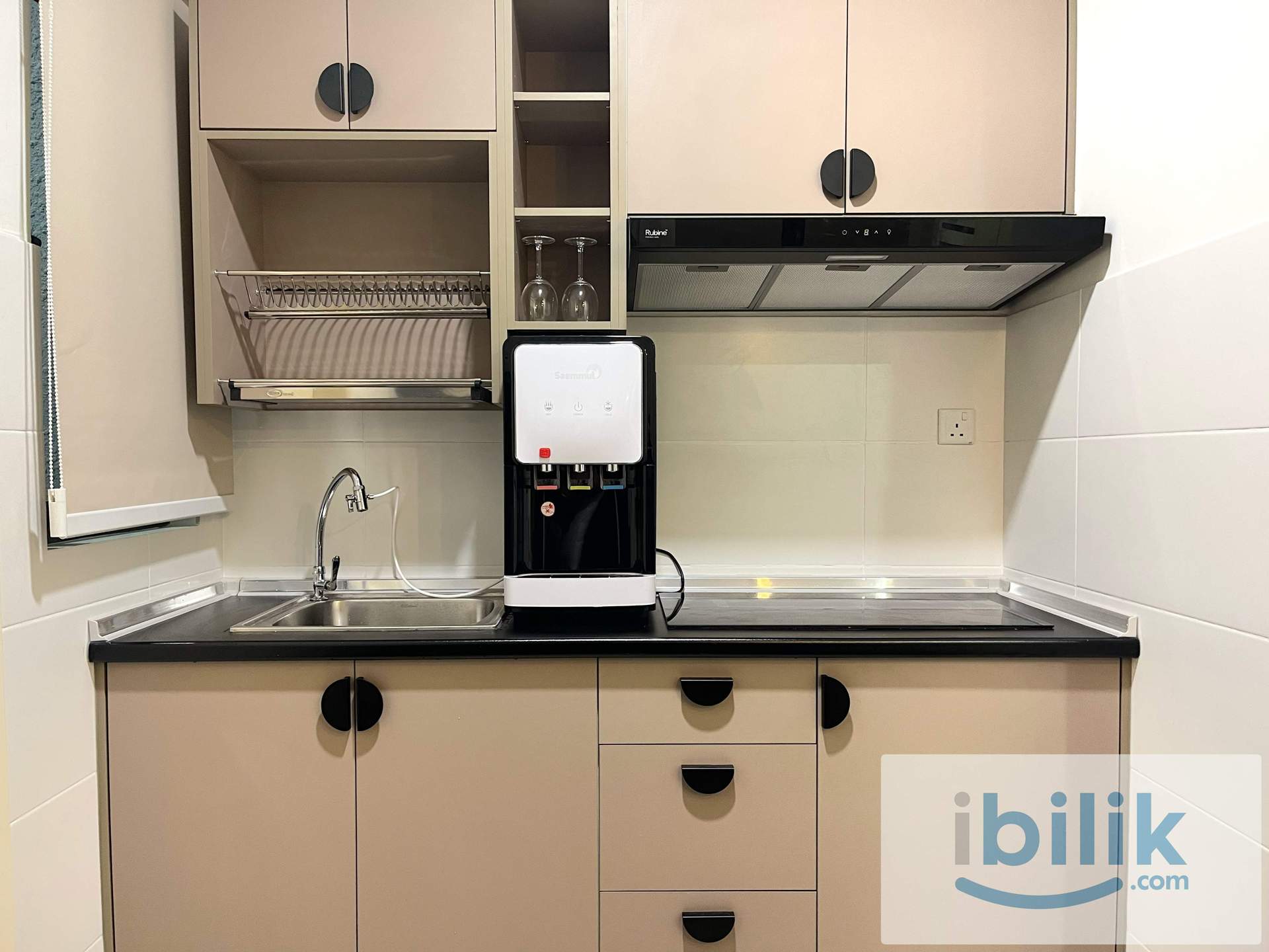 Middle Room | Meta Residence | 300 metres to MRT Putra Permai - Image 5