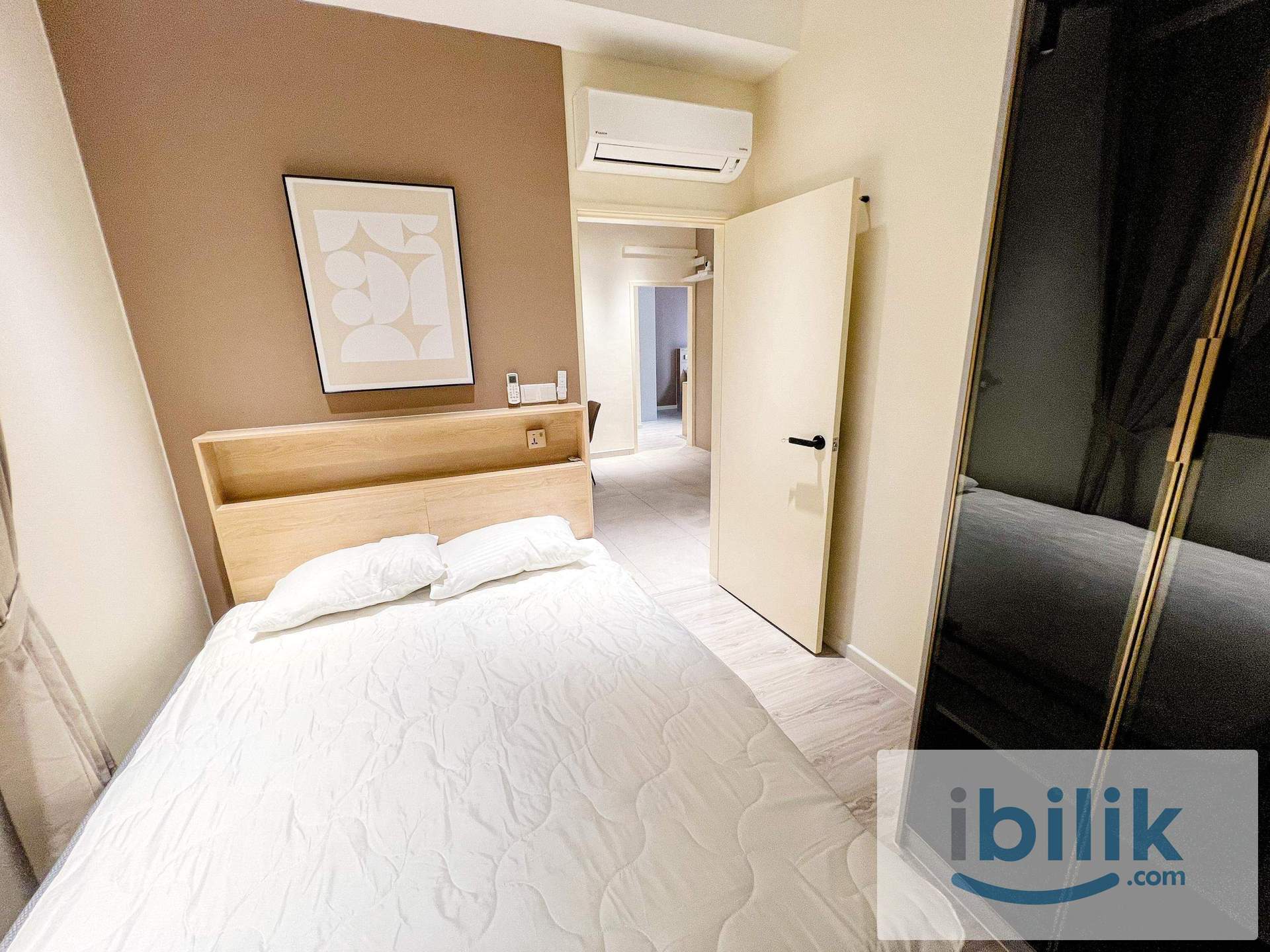 Premium Medium Room | 2 Min to MRT Putra Permai - Image 1