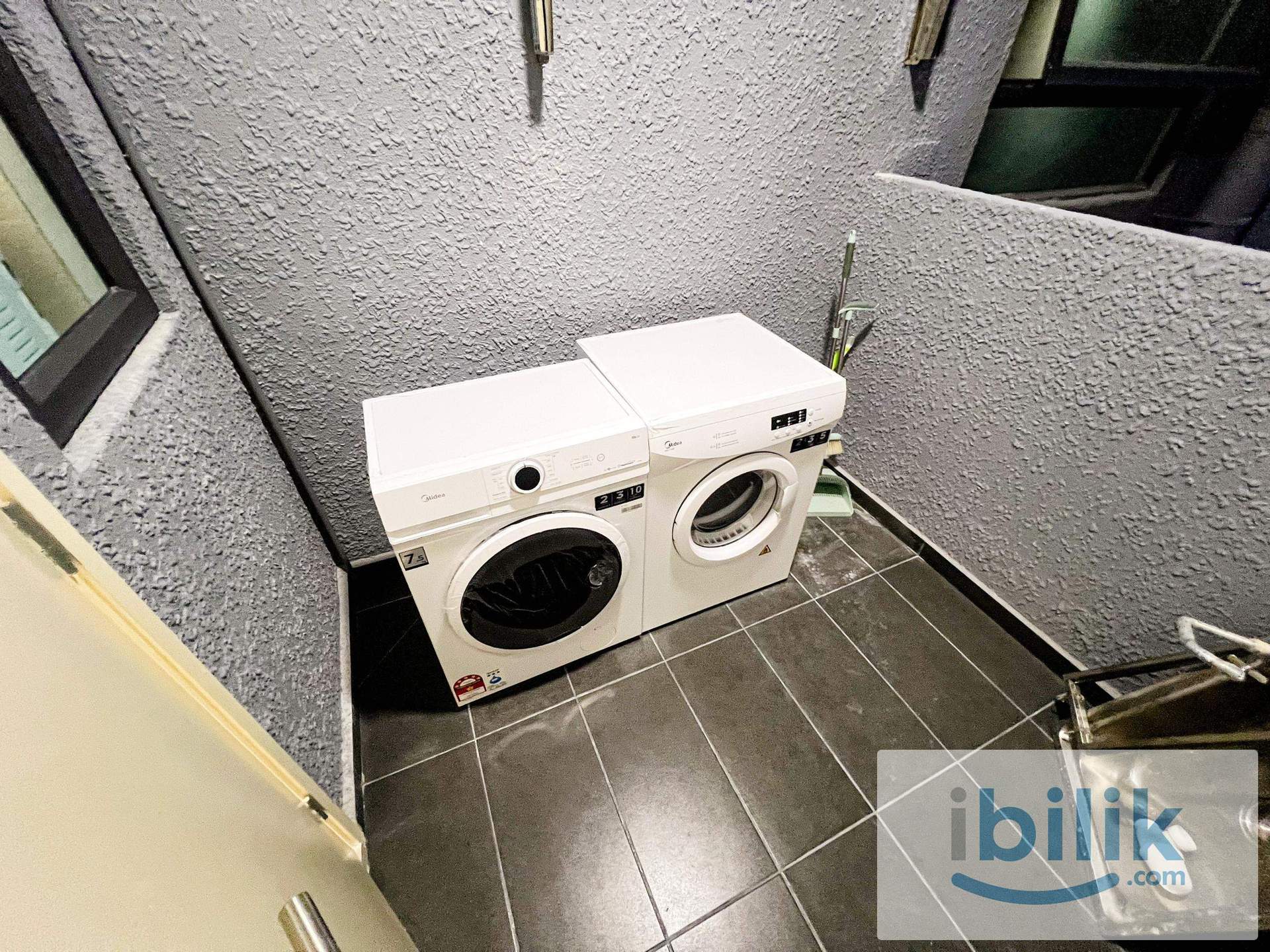 Premium Medium Room | 2 Min to MRT Putra Permai - Image 7
