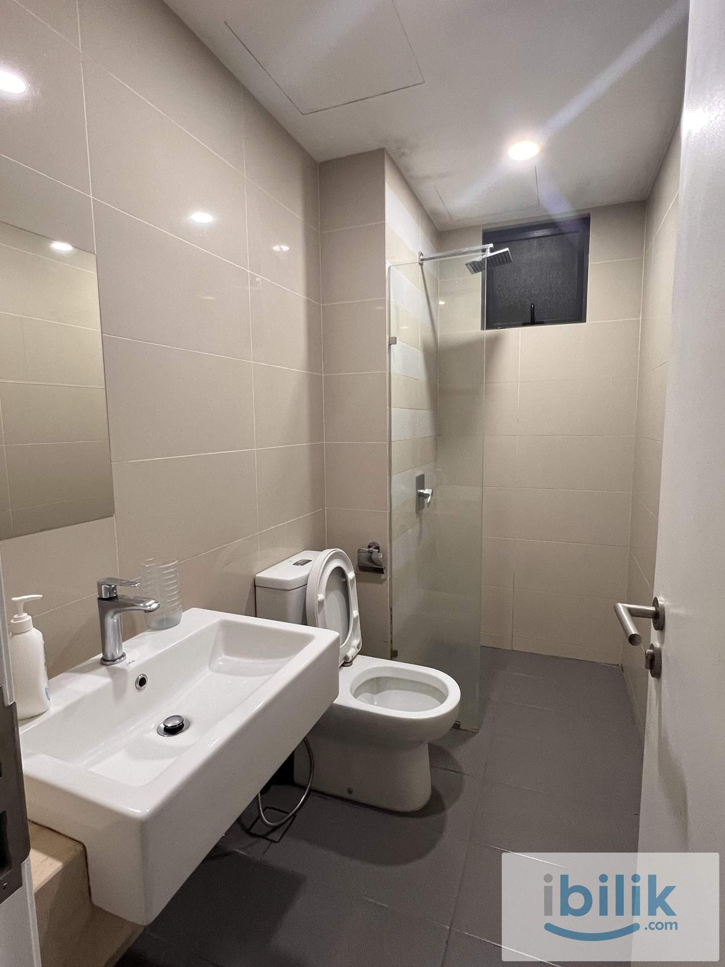 Middle Room (B2) | Mix Gender Unit - Image 3