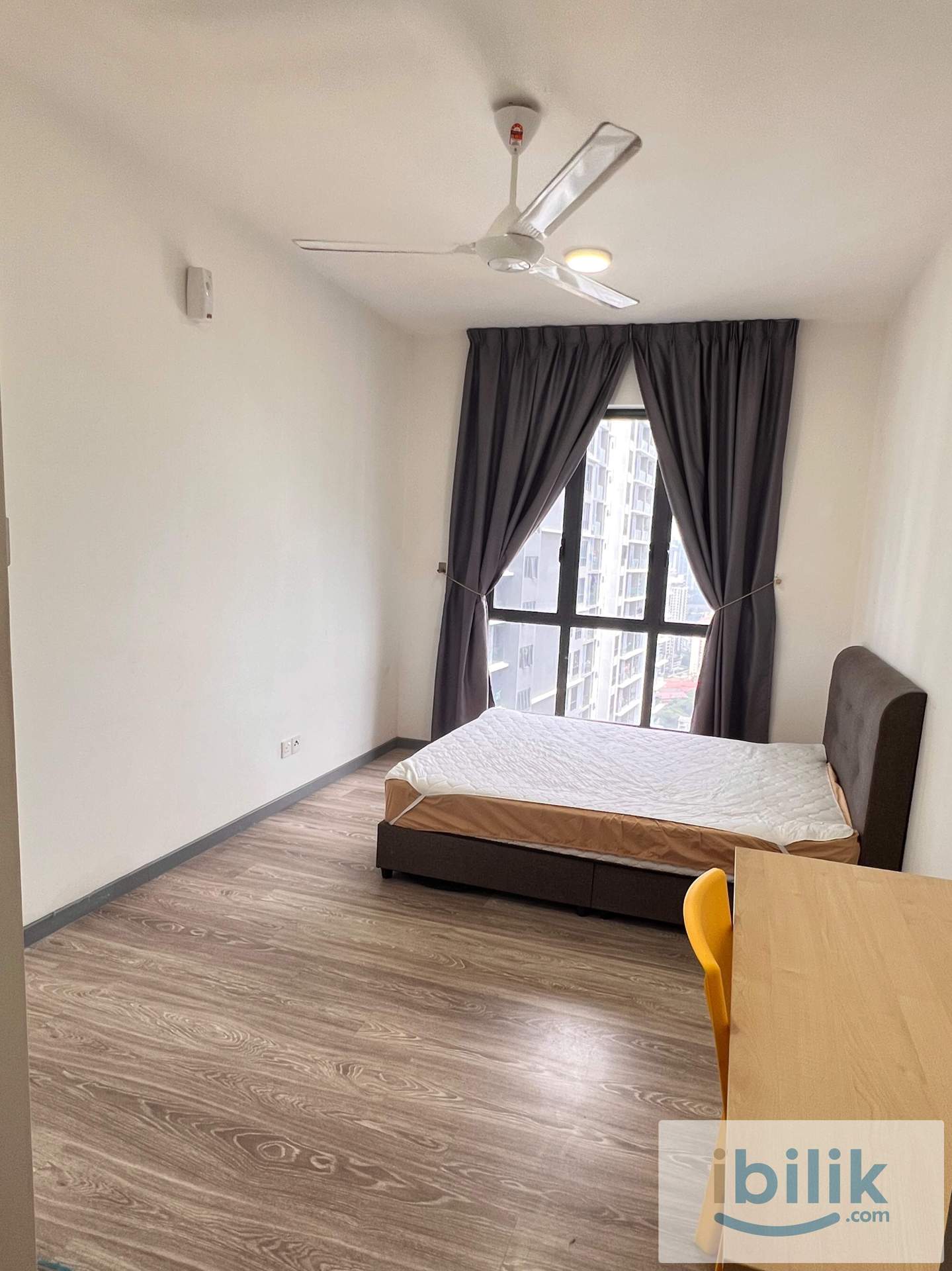 United Point - Cozy modern master bedroom for rent - Image 2