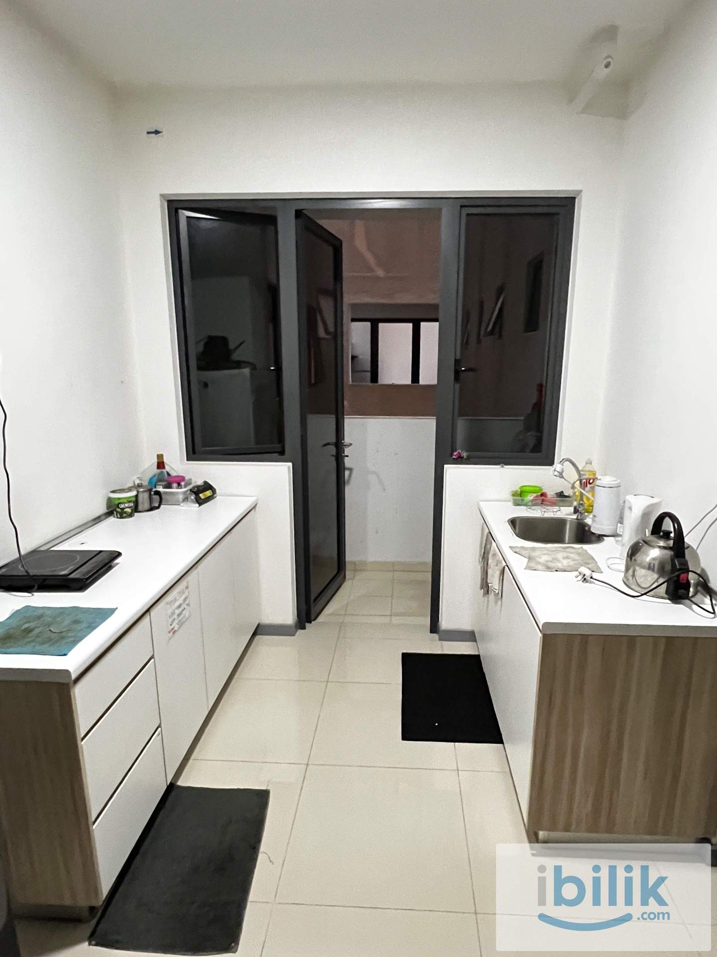 United Point Master bedroom for rent (mix gender unit) - Image 4
