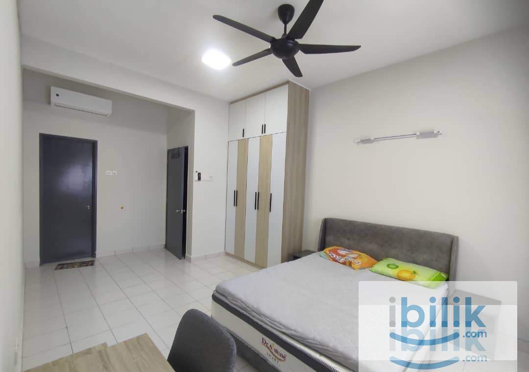 Master Room at Akasia Kondominium, Bukit Jalil - Image 1