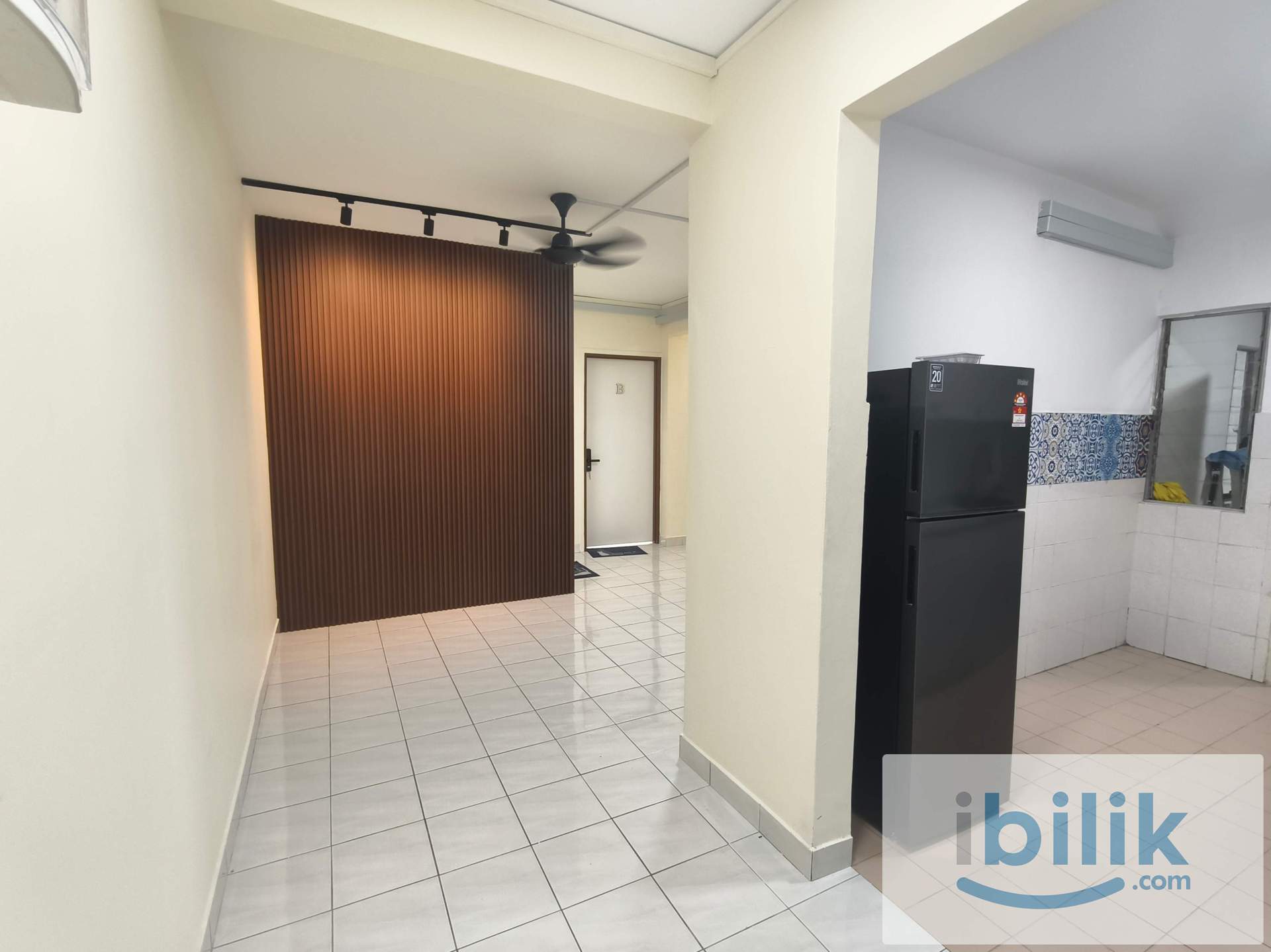 𝐏𝐔𝐍𝐂𝐀𝐊 𝐒𝐄𝐑𝐈 𝐊𝐄𝐋𝐀𝐍𝐀 . Middle Room Near LRT Ara Damansara - Image 3