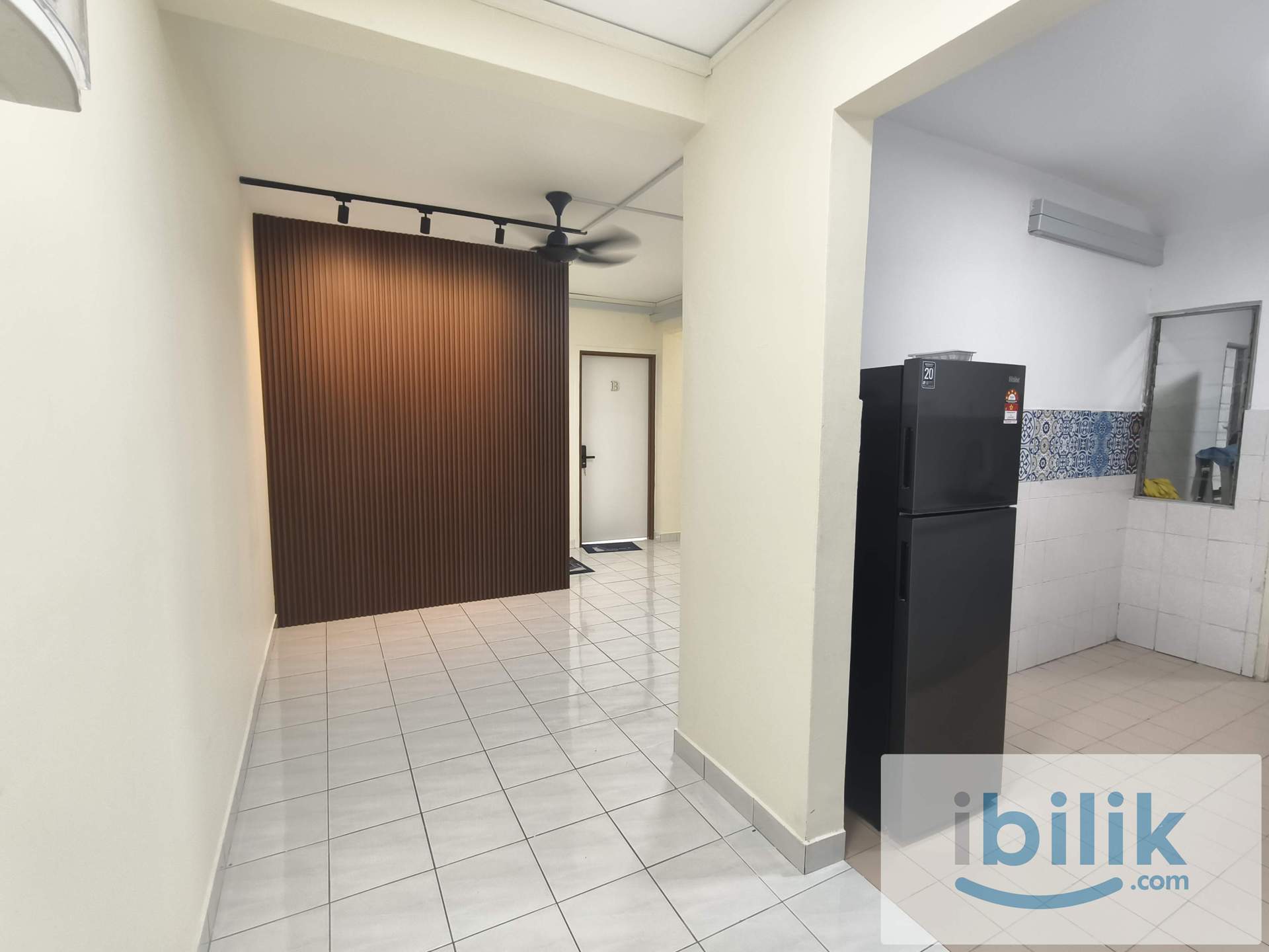Puncak Seri Kelana . Middle Room . Fully Furnished . Ready Move In  - Image 1