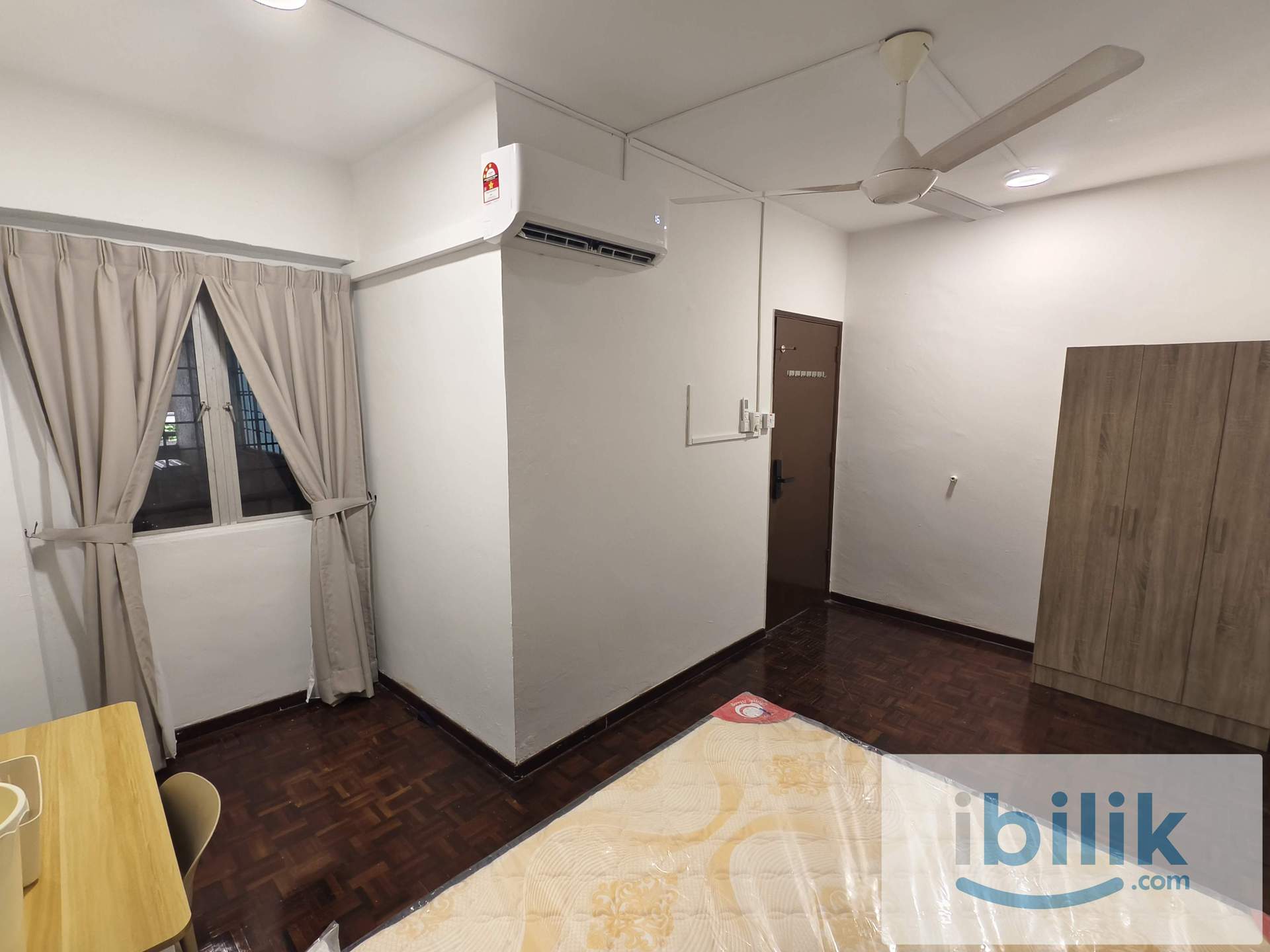Shang Villa Middle Room 🪴 5mins Walk to LRT - Image 2