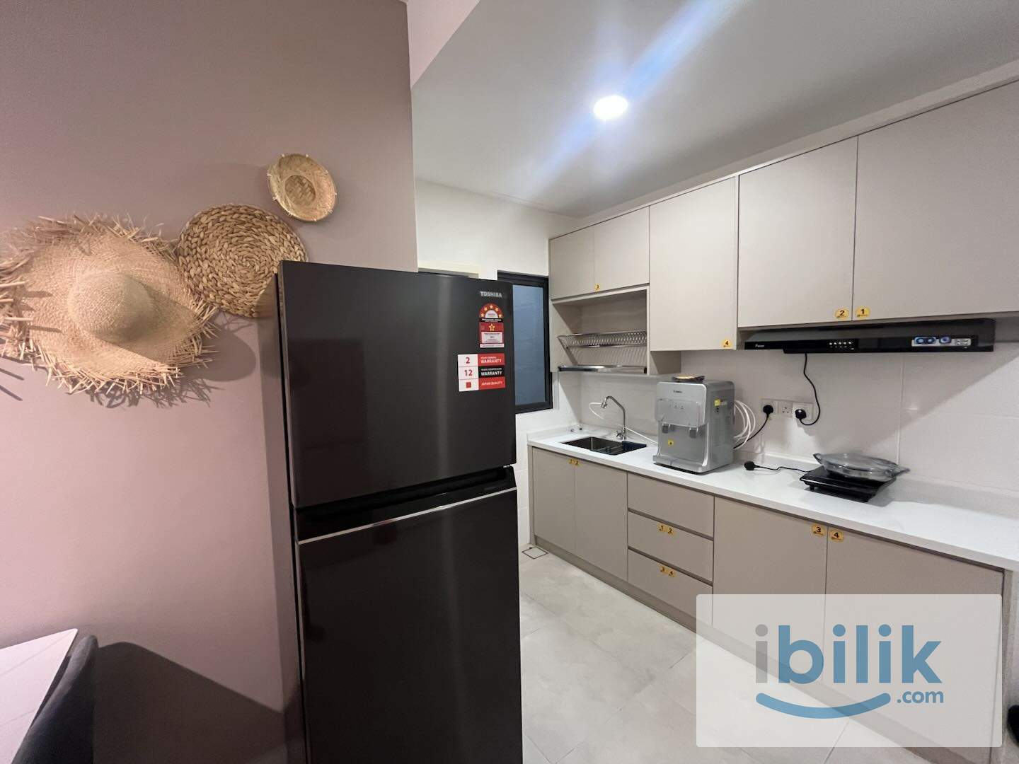 META RESIDENCE Master Room . Next to MRT . Ready Move In - Image 4