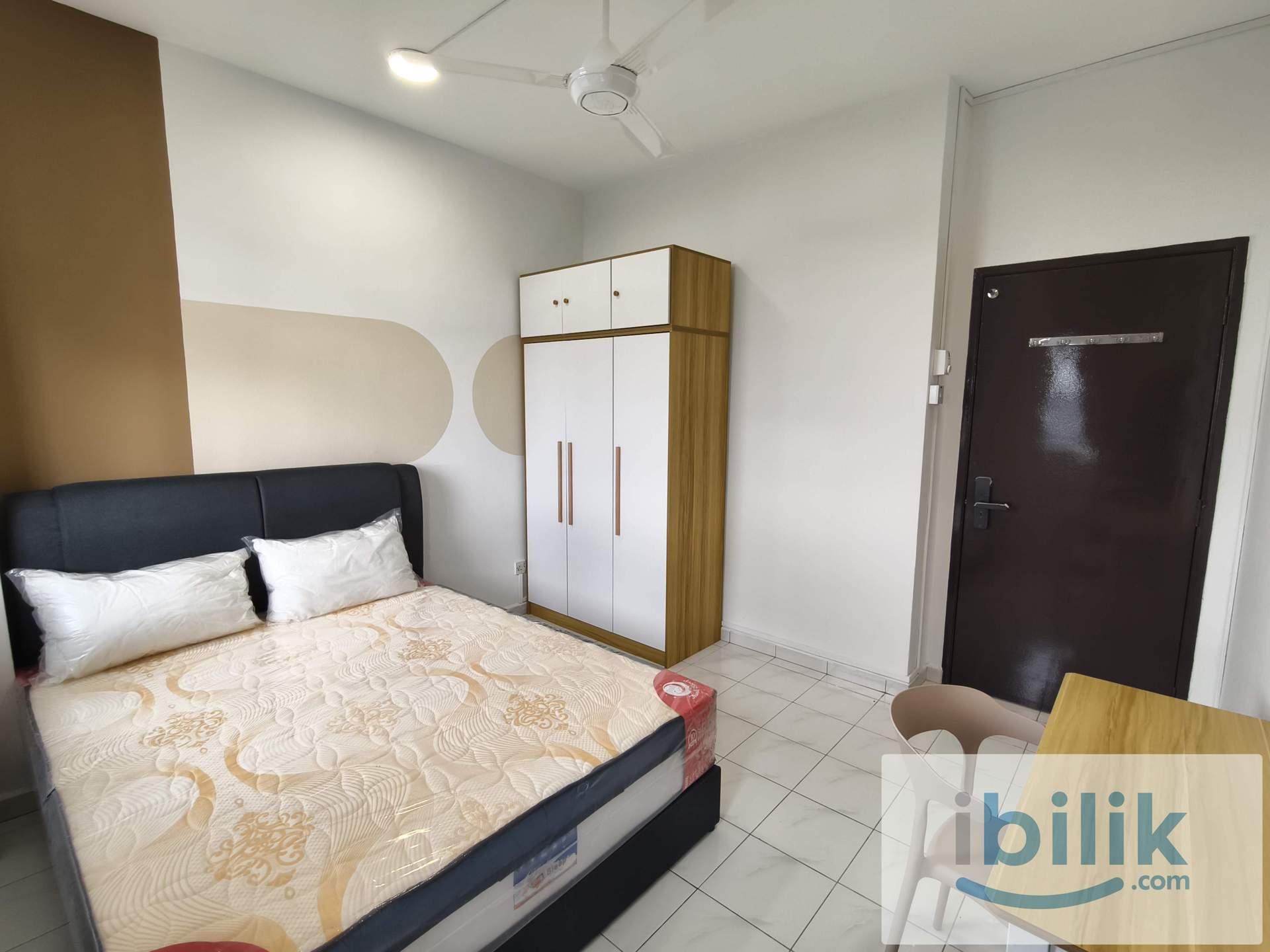 𝐃'𝐀𝐌𝐀𝐍 𝐂𝐑𝐈𝐌𝐒𝐎𝐍 Master Room | Fully Furnished Ready Move In  - Image 2
