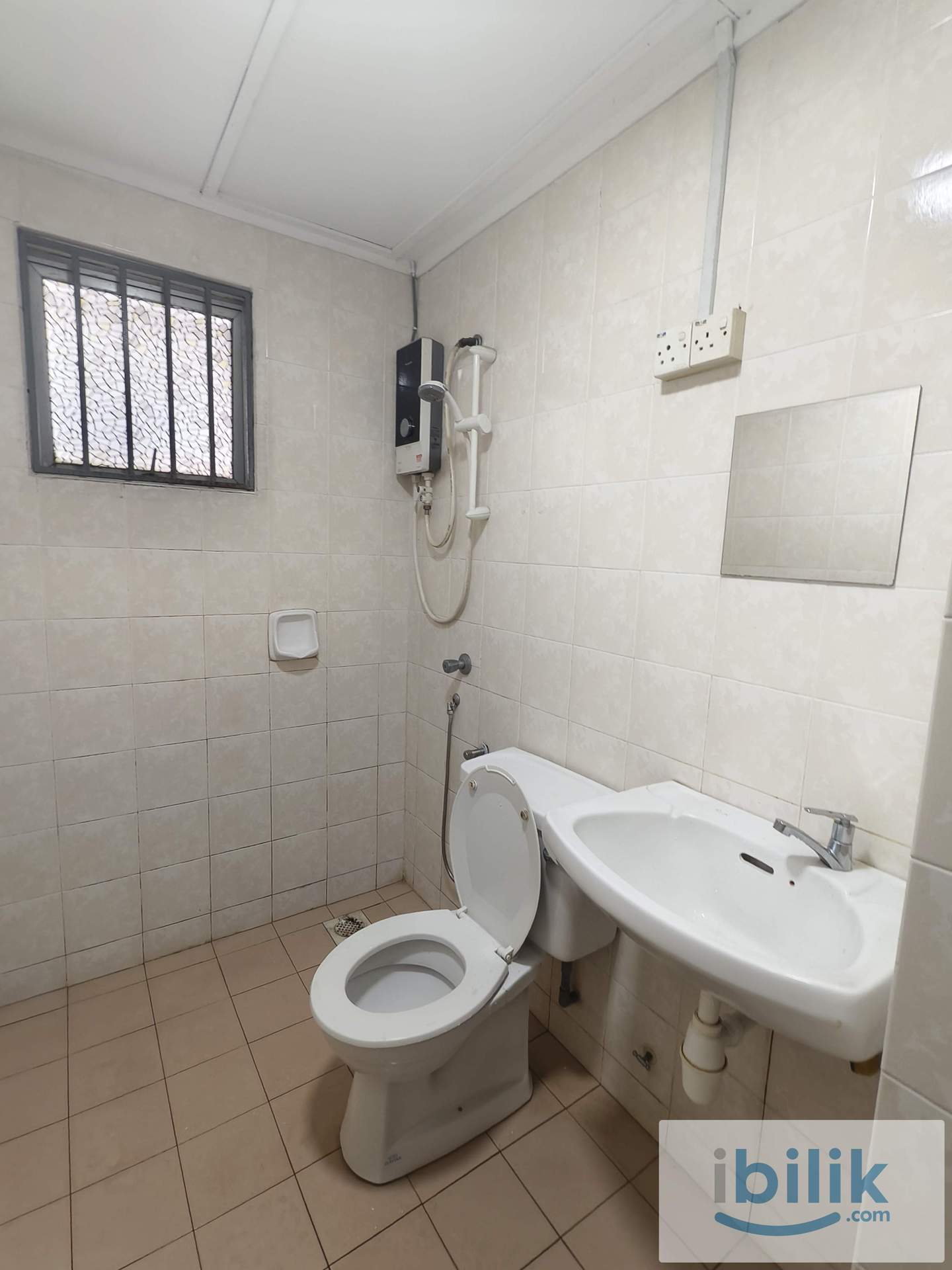 𝐃'𝐀𝐌𝐀𝐍 𝐂𝐑𝐈𝐌𝐒𝐎𝐍 Middle Room | Ready Move In - Image 5