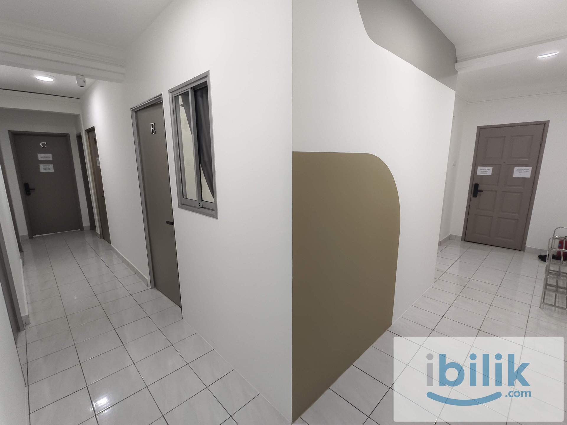 𝐏𝐮𝐧𝐜𝐚𝐤 𝐒𝐞𝐫𝐢 𝐊𝐞𝐥𝐚𝐧𝐚| Master Room Attached Private Bathroom | Next to CITTA Mall - Image 4
