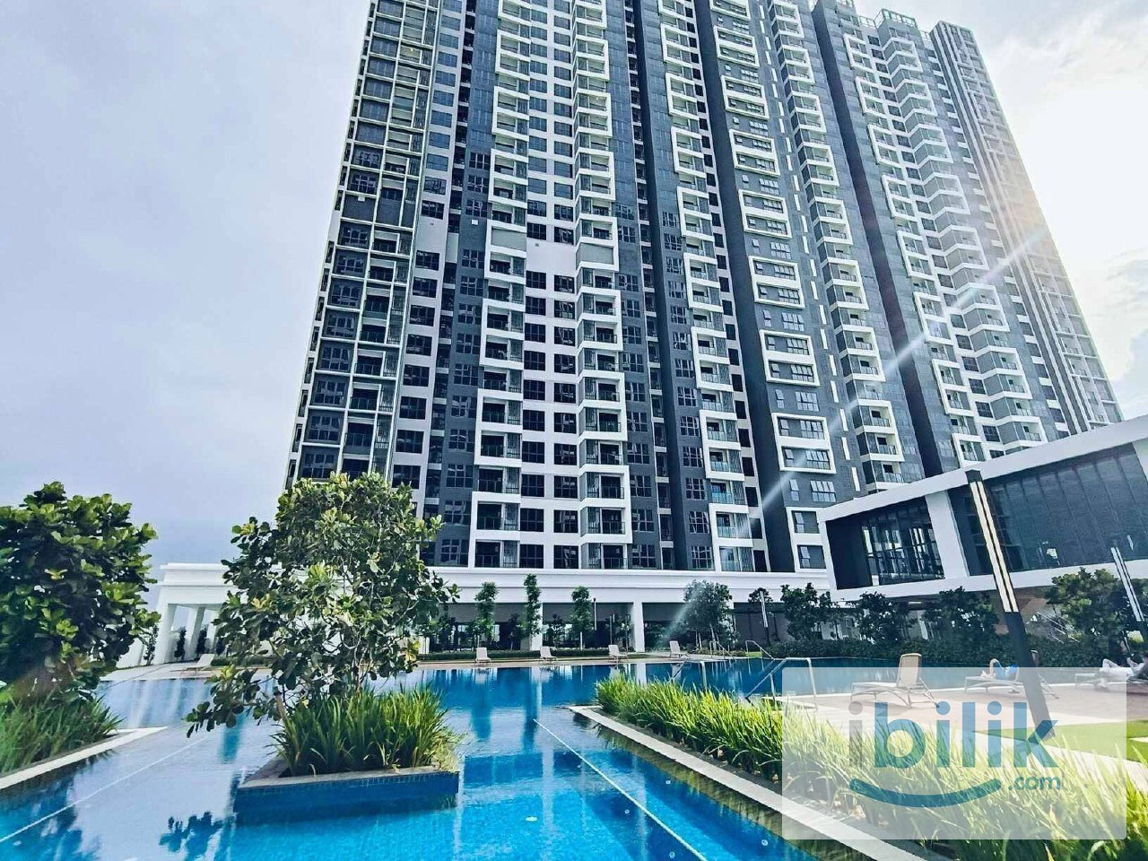 Fully Furnish Luxury Medium Room for rent at Suria Garden Puchong Utama near Lrt IOI Mall Aeon Tesco Restaurant Hospital - Image 10