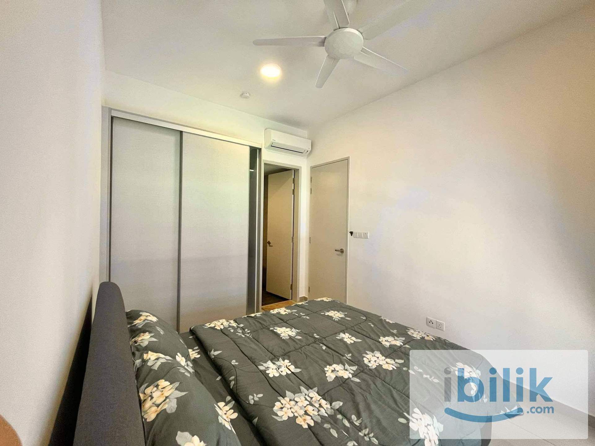 Luxury Master Room for rent at Suria Garden Puchong Utama near restaurant Ioi Mall Hospital - Image 2