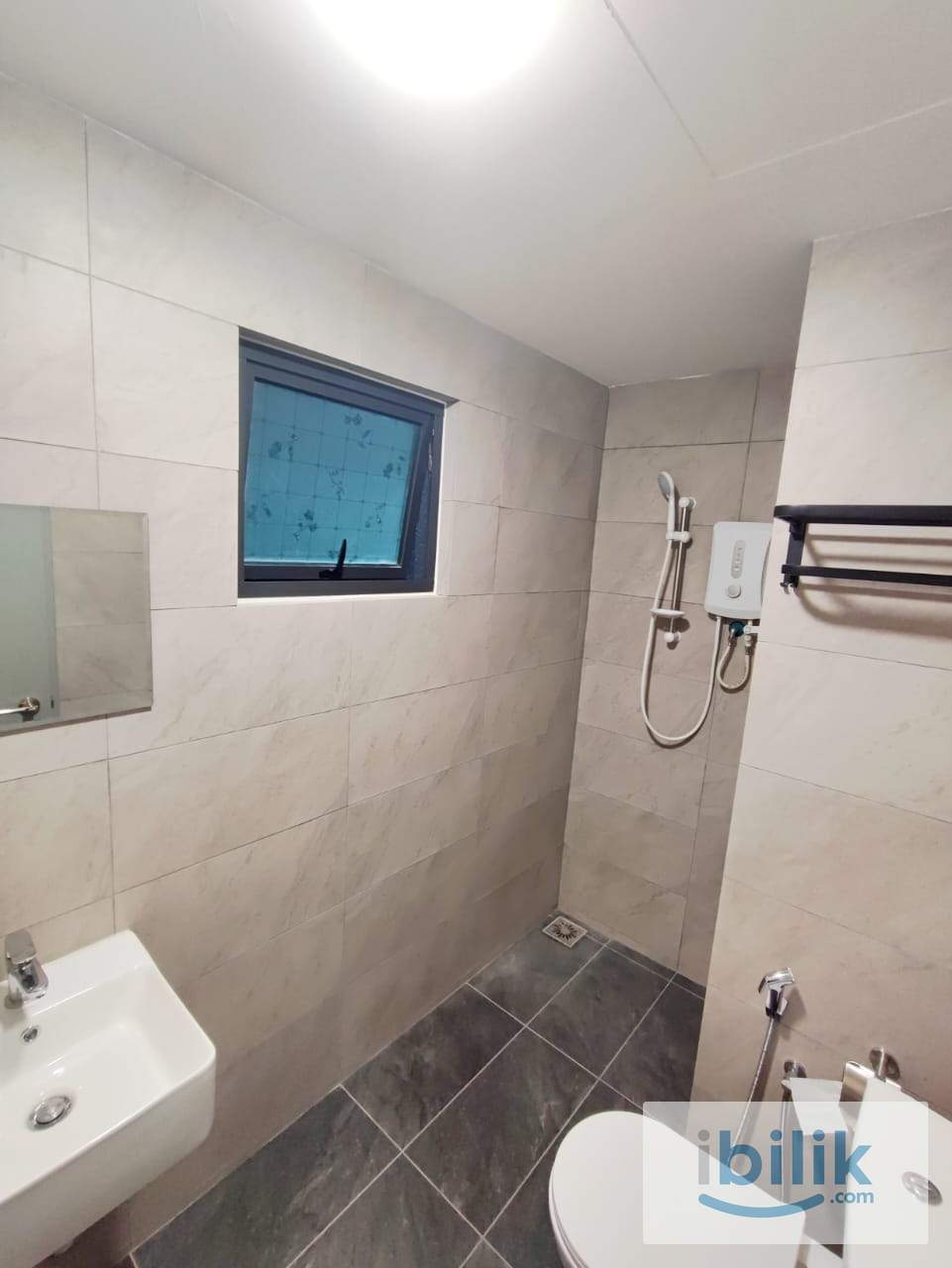 5Min to Elmina City!Master Room for rent at Tulip Residence Denai Alam Seksyen U16 near Restaurant Mall Hospital - Image 2