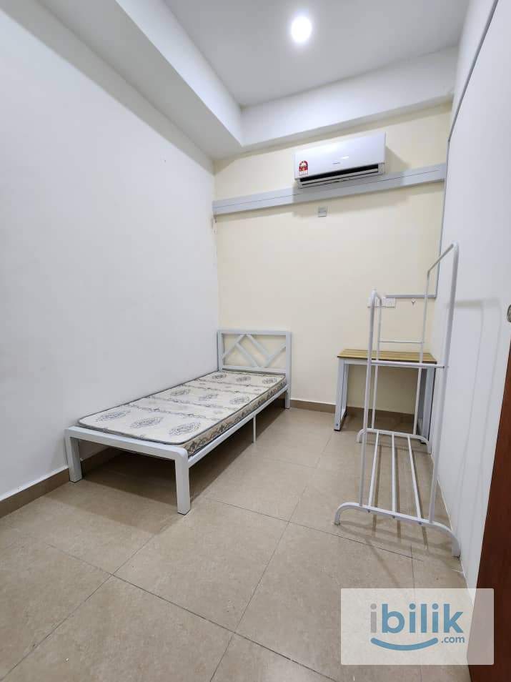 Middle Room with Aircond  JALAN TEMPUA 2, Puchong - Image 3