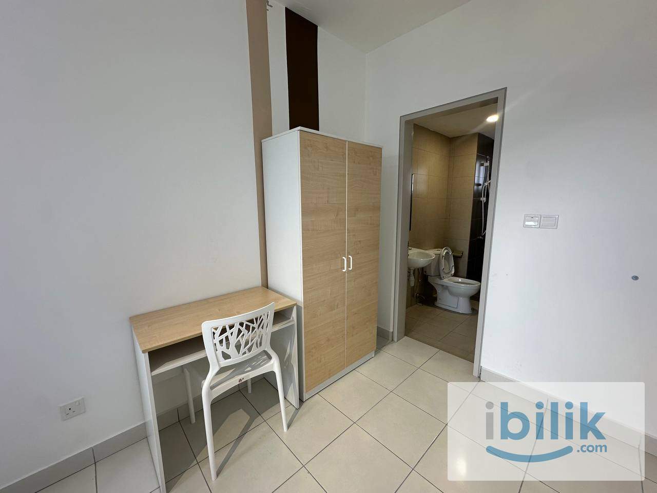 Cozy Master Room in Riamas - Image 3