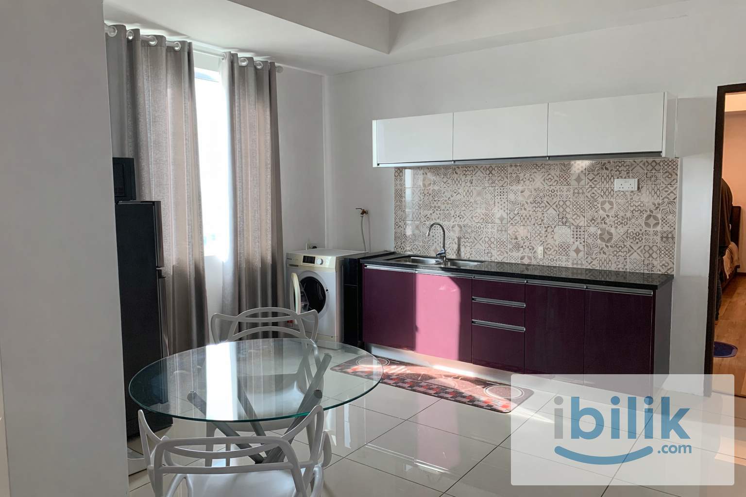 Studio Apartment with 2 Balconies - Image 2