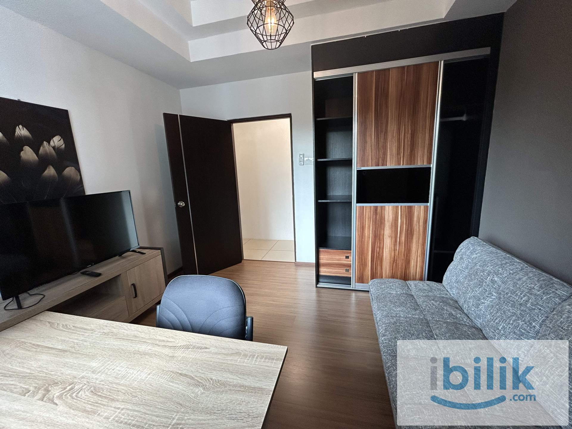 2 Bedroom Studio Unit with Large Kitchen - Image 3