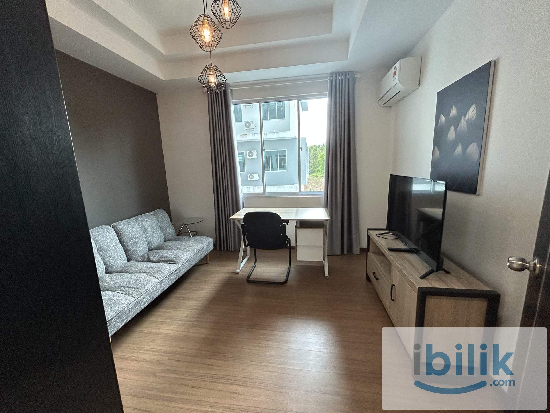 2 Bedroom Studio Unit with Large Kitchen - Image 2