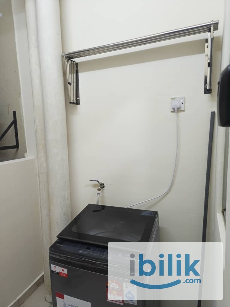 🍀NEAR LRT CASA SUBANG, USJ 1, 📍Premium ⭐️ Medium Room Fully Furnished @ NEW 10” Mattress Aircond Wardrobe  - Image 2