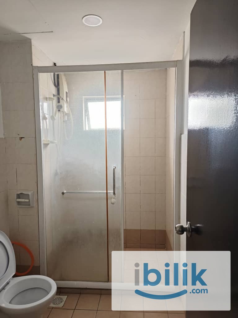 🍀NEAR LRT CASA SUBANG, USJ 1, 📍Premium ⭐️ Medium Room Fully Furnished @ NEW 10” Mattress Aircond Wardrobe  - Image 6